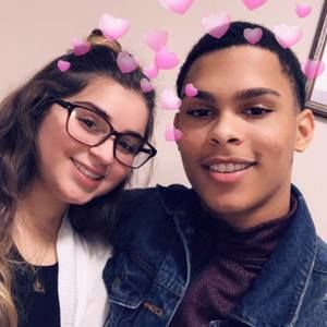 Meet your Posher, Ángel-natalia